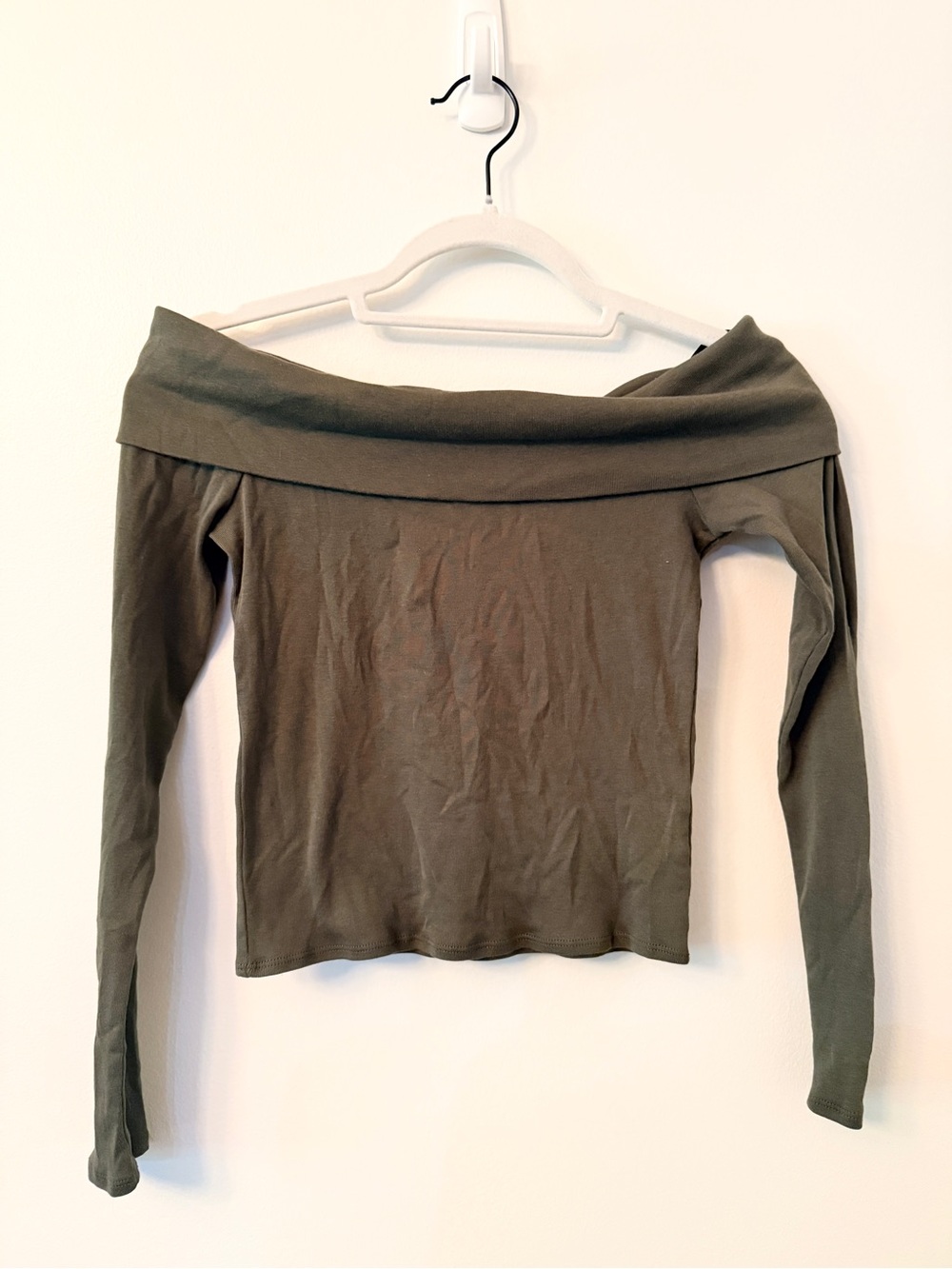 Forever 21 Olive Green Off The Shoulder Top Size Small NWT